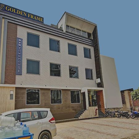 Hotel Townhouse Golden Frame Ghaziabad Exterior foto